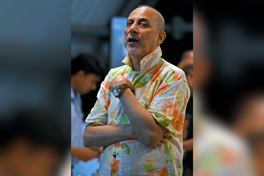 Kolkata's resident guitar god Amyt Datta was present throughout the performance