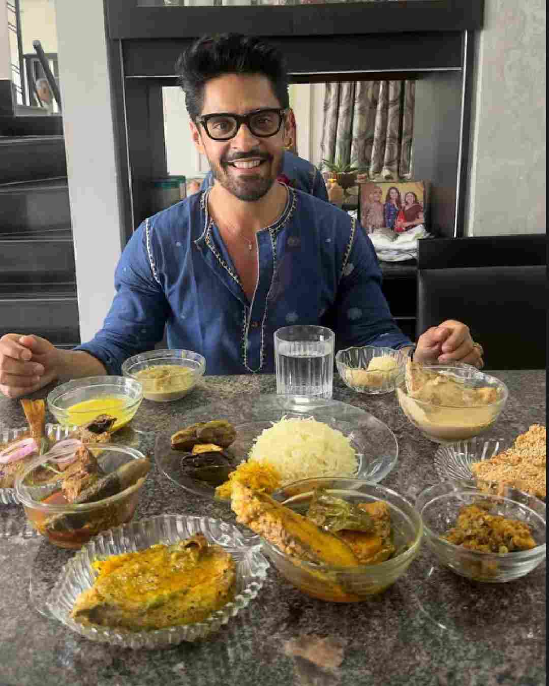 Gourab Chatterjee looked dapper in a blue kurta as he enjoyed a scrumptious meal at wife Devlina Kumar’s residence.  