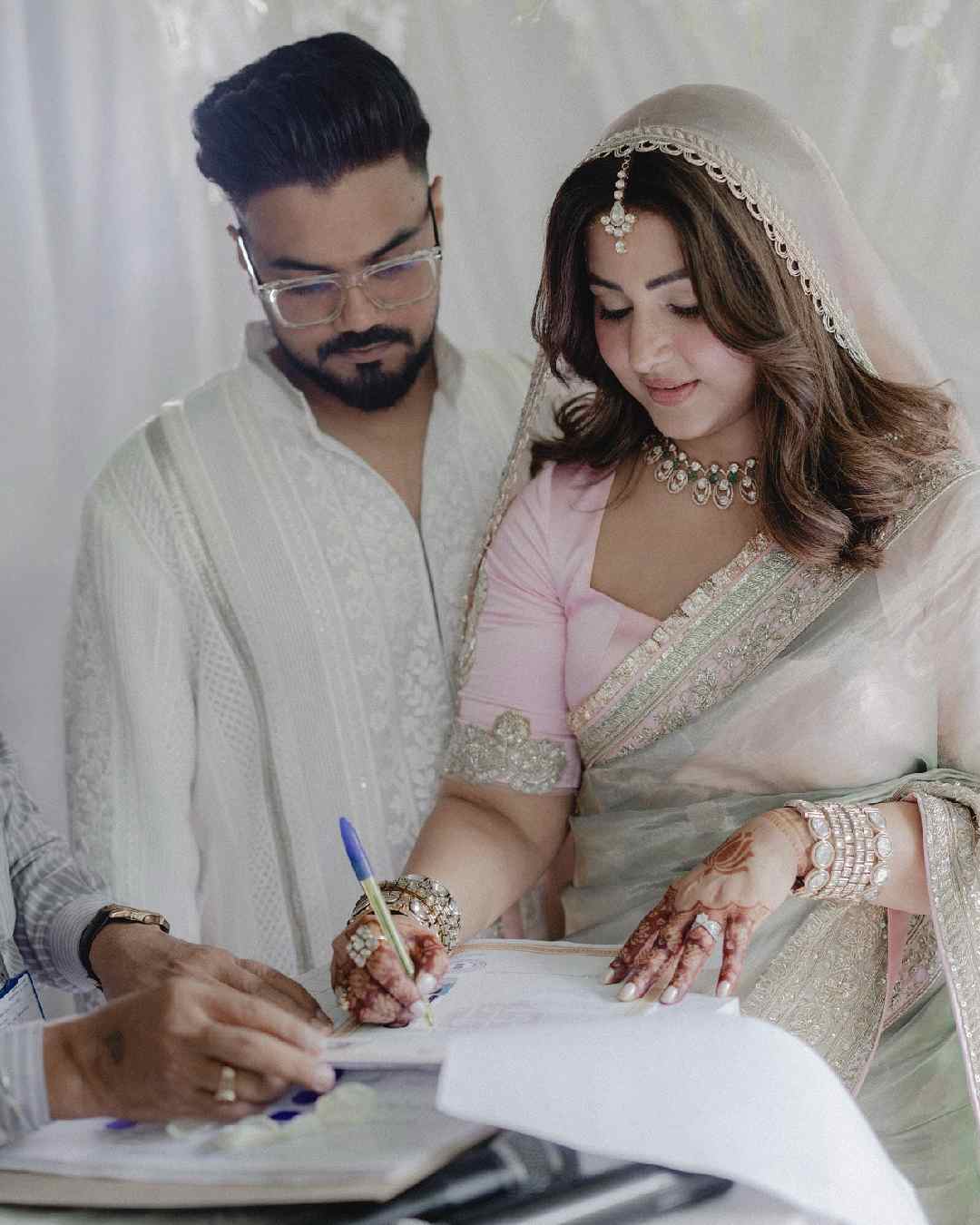 Actress Hina Khan on Wednesday tied the knot with Star Plus show Yeh Rishta Kya Kehlata Hai supervising producer Rocky Jaiswal, her long-time boyfriend, after a long battle with breast cancer. 