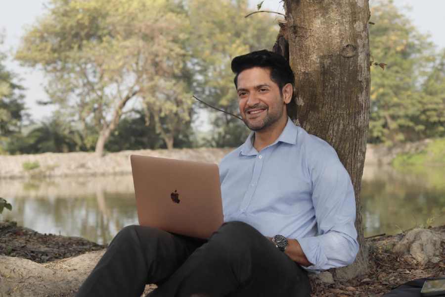 Vikram Chatterjee in 'Raas'