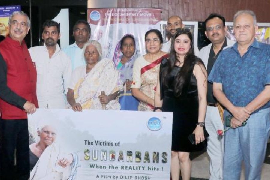 Cast members along with Purnendu Roy (extreme left) and Olivia Dunlop (dressed in black) at the poster launch of The Victims of Sundarbans. “The Victims of Sundarbans isn’t just a film, it’s an emotion, it’s a voice for those who are unheard, unspoken of and uncared for. Their stories are the truth, a part of their lives which is so painful that they can’t even express. They are stuck between the forest on one side, the sea on the other, and the tiger attacks which are but natural in their villages. I’m incredibly proud of my team for bringing this story to the world,” said Purnendu Roy. “This film is a result of the work that Genesis Educational Charitable Trust has been doing in the villages of the Sunderbans for the last 12 years. We have built a school for the local children that is going to be launched next year. I think it is very important to take care of these people and I am glad that some of them, who have been a part of the film, are here with us today,” said Olivia Dunlop, who is also associated with the trust.