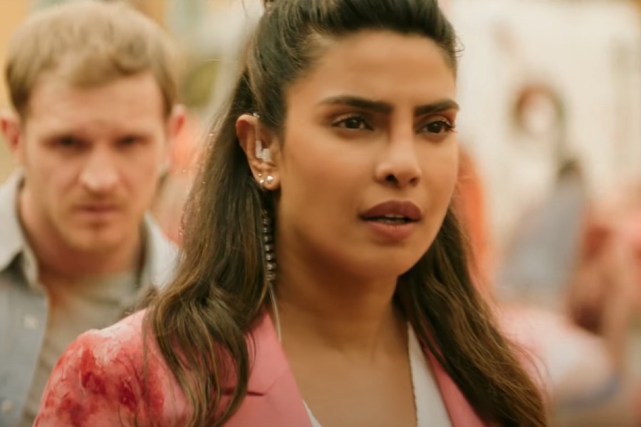 Idris Elba, Priyanka Chopra and John Cena in \\\\\\\'Heads of State\\\\\\\' trailer