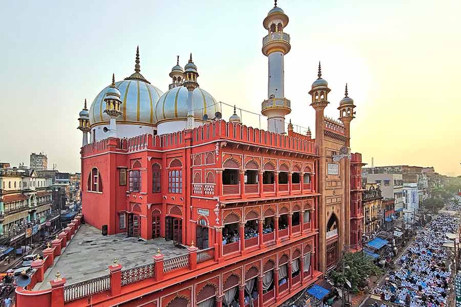 Worshippers gathered inside and outside the Nakhoda Masjid on Rabindra Sarani