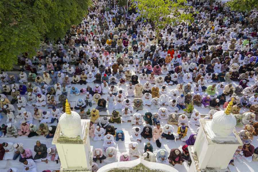People offer ‘namaz’ on the occasion of ‘Eid-ul-Azha’ festival, in Beawar, Rajasthan.
