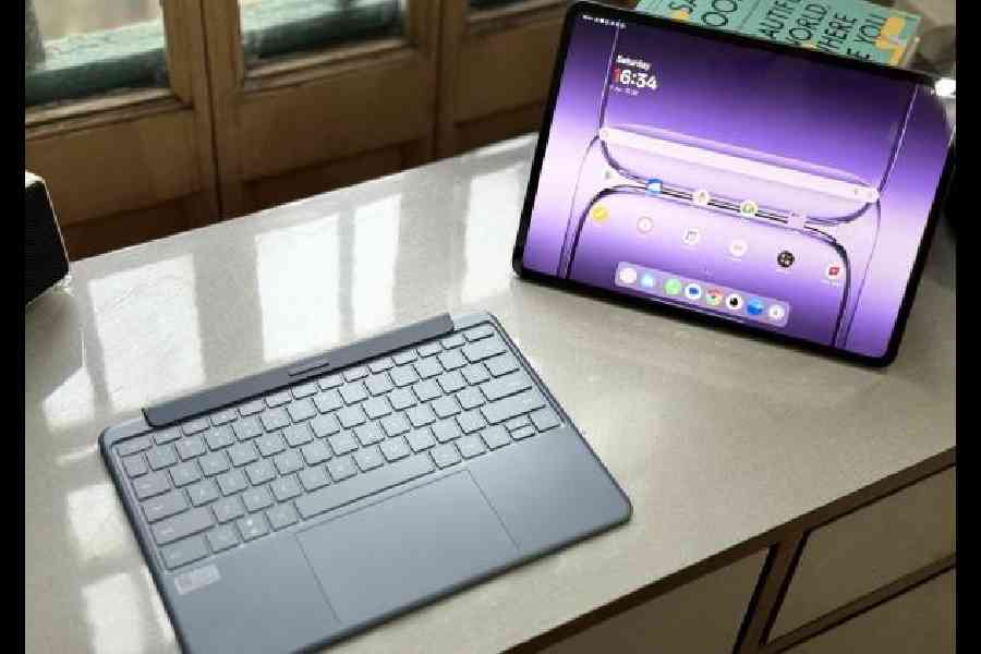 The keyboard and the back cover can be detached