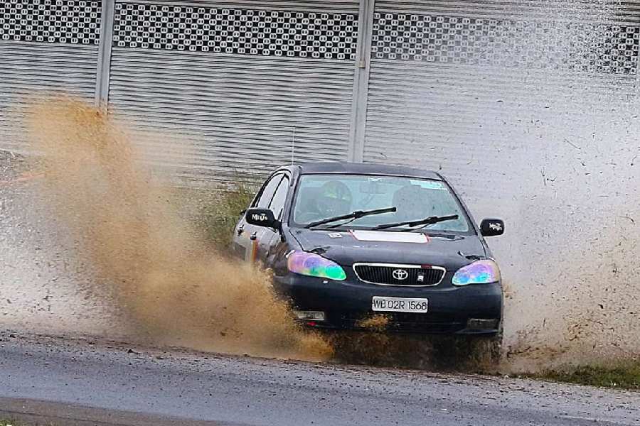 Autocross events take place on a combination of tarmac and dirt roads