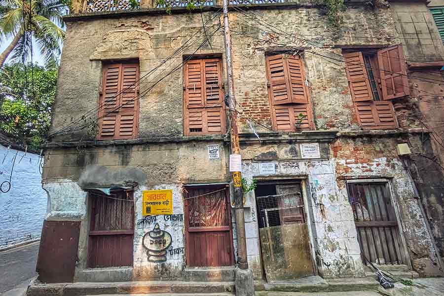 Kolkata building collapse | Kolkata at Risk: Over 2,500 'Dangerous'  Buildings Stand as Tenants Refuse to Vacate - Telegraph India