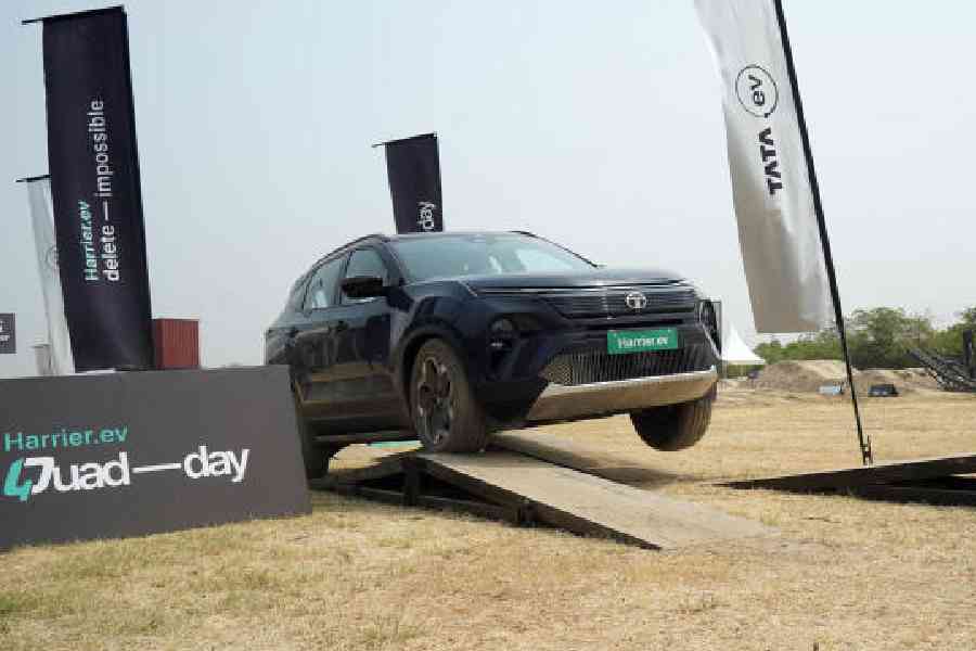 In Quad Wheel Drive, three wheels in contact with the ground are good enough to pull the Harrier.ev through