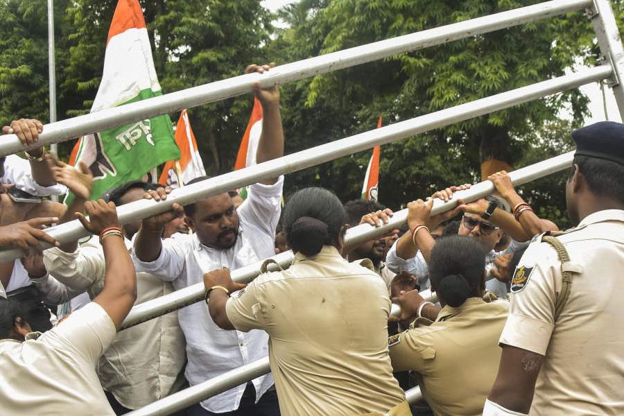 Gopalpur Gangrape: Congress demands CM's resignation over Odisha atrocities