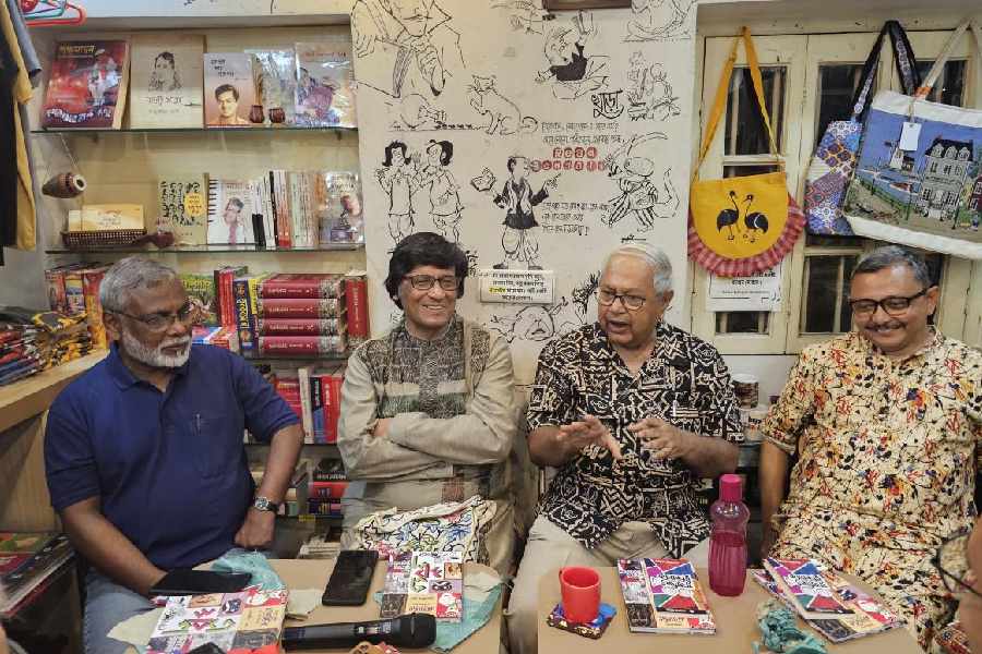 A discussion on Satyajit Ray featuring (l-r) Debashis Deb, Chinmoy Guha, Prasadranjan Ray and Prasenjit Dasgupta at Read Bengali Book Store.