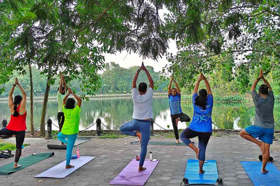 A session in the picturesque setting of Rabindra Sarobar 