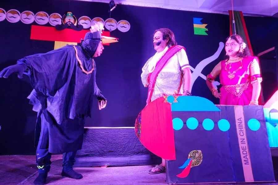 Jatayu confronts Ravana as he tries to kidnap Sita on a “made in China” Pushpak Rath, in Kalikaler Ramayan staged by BE College Exstudents Club