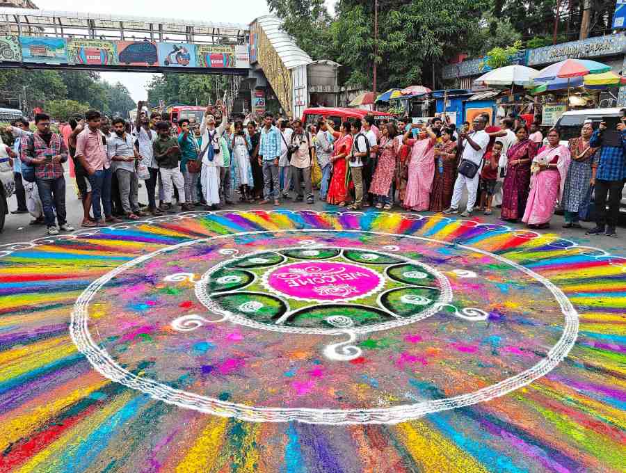 A massive ‘rangoli’ at Exide crossing