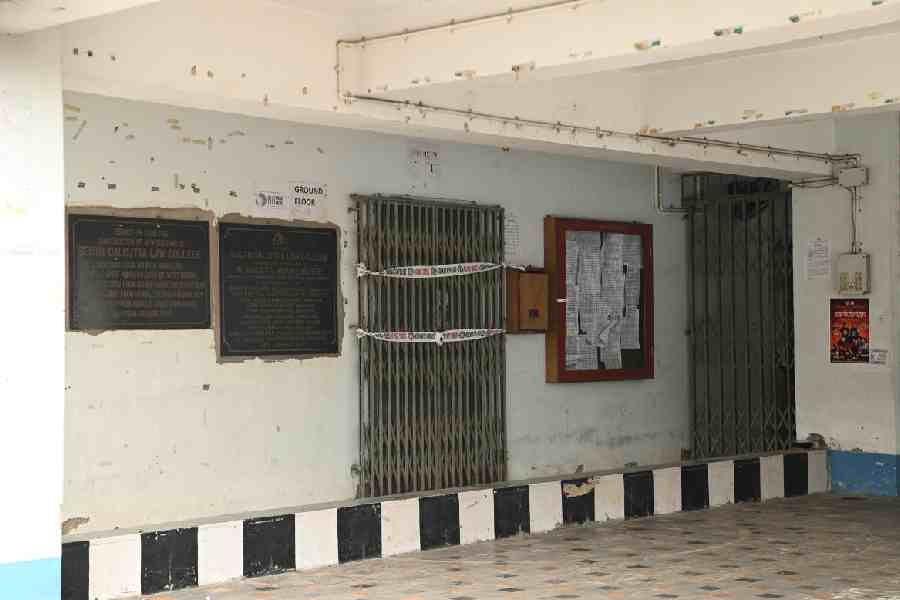South Calcutta Law College at 57, K.N.Sen Road, Kolkata - 42 on Friday afternoon.