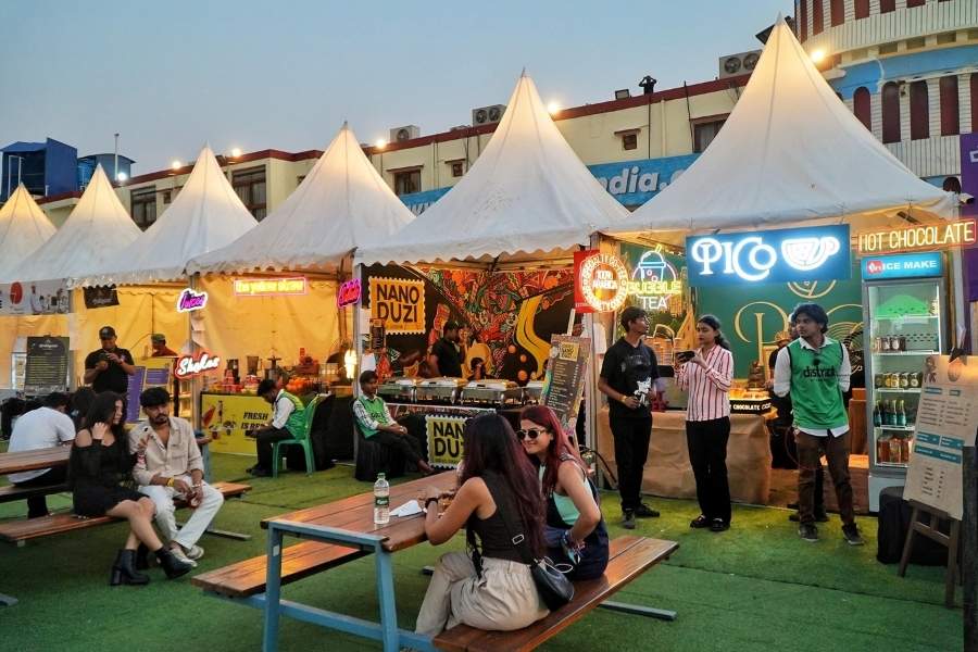 More than 45 Kolkata restaurants, cafes and brands participated in the carnival. The food stalls kept the visitors well fed and in the mood for more