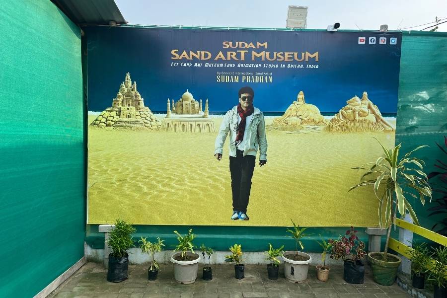 The Sudam Sand Art Museum is open every day from 7am to 8.30pm. The entry fee is Rs 40 for adults and Rs 30 for children. Photography is allowed inside the museum