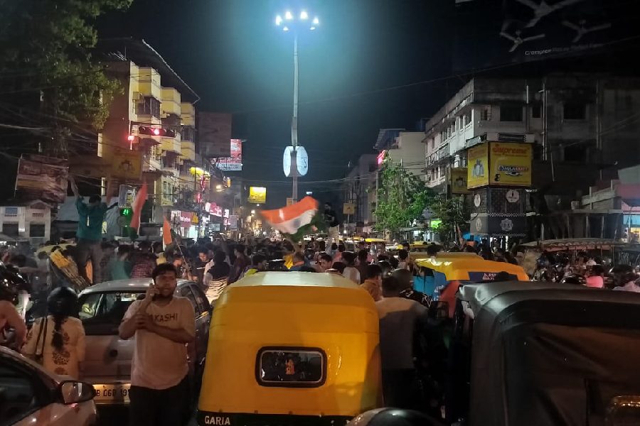 Calcutta witnesses overwhelming celebrations as supporters light up the sky with fireworks celebrating India's win 
