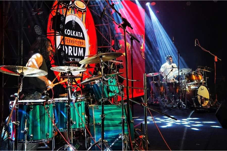 Sandipan Parial, the drummer of The Anupam Roy Band, and Fossils drummer Tanmay Das performed together, matching their beats to put on a show for the audience present