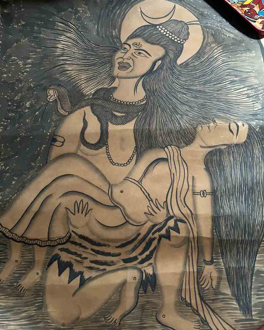 The artists, also known as ‘patuas’ or ‘chitrakars’, mostly paint mythological scenes on paper or cloth scrolls, called ‘pots’ in Bengali