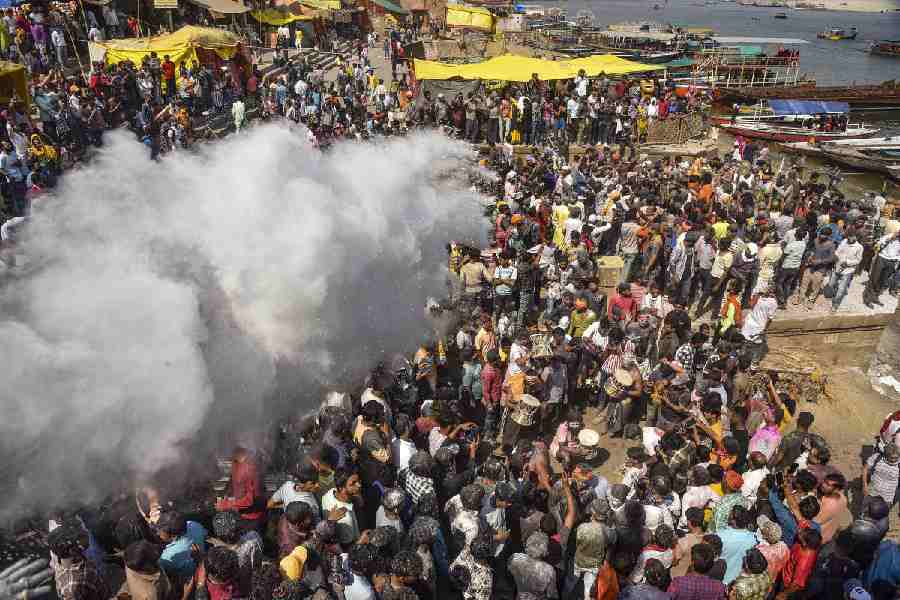 varanasi holi