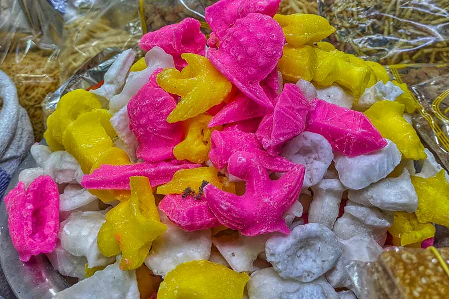 As children, most of us loved these vibrant pink, yellow and white ‘maths’ not because of the taste. What made this sugary treat fun were the different shapes. Birds, elephants, rabbits and chariots — that’s what we were told they were as kids