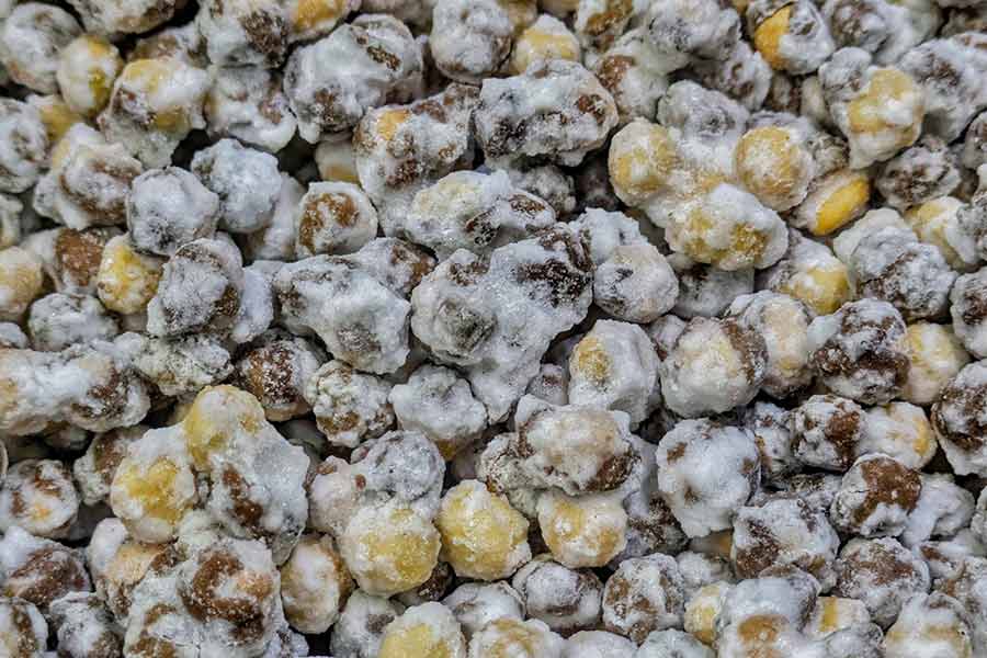 The next on the list is ‘phutkarai’. These are nothing but sugar-coated roasted black chickpeas. Take a fistful of these and there’s no stopping binging on it addictively