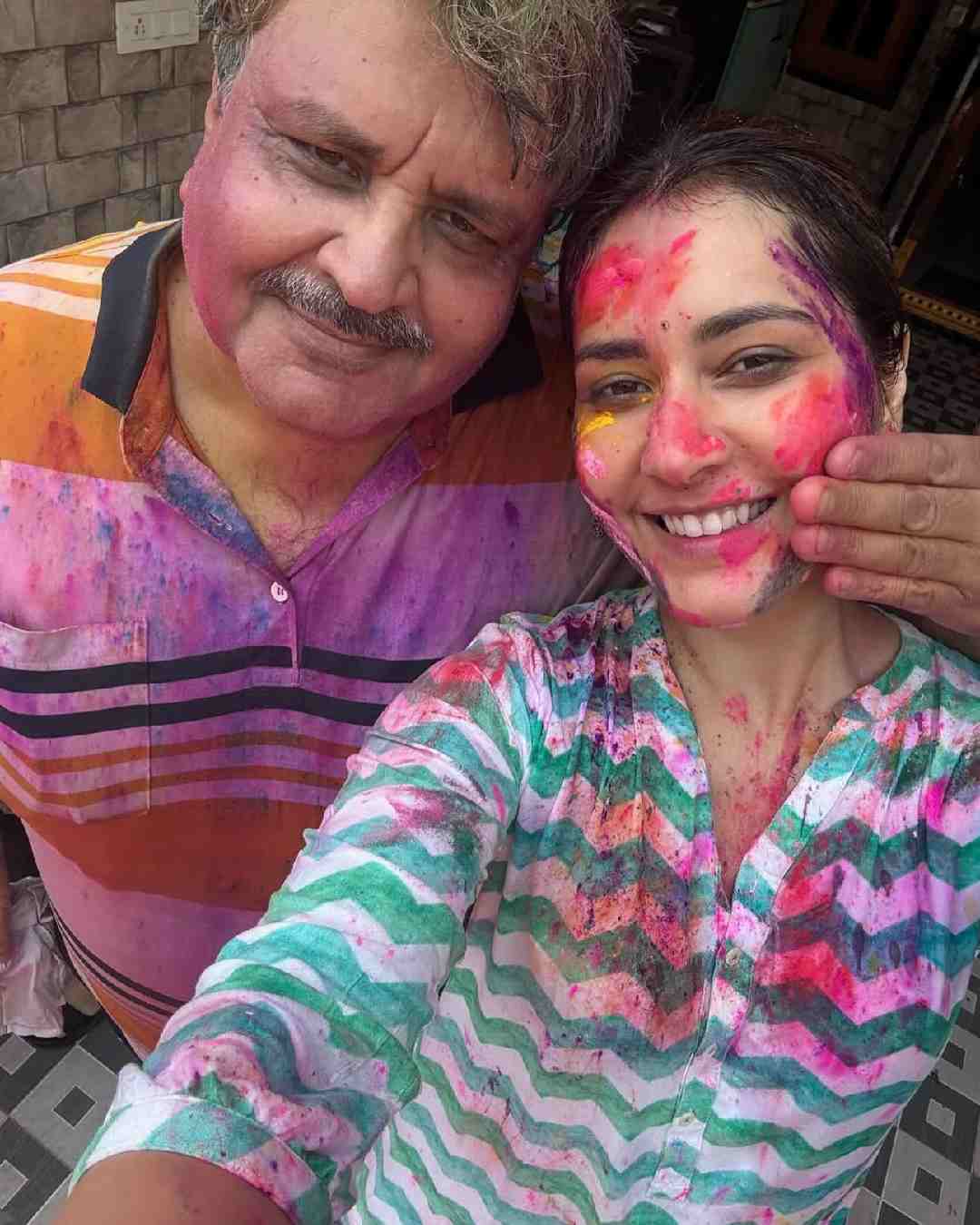 The Sabarmati Report actress Rashi Khanna celebrated Holi with her loved ones.   