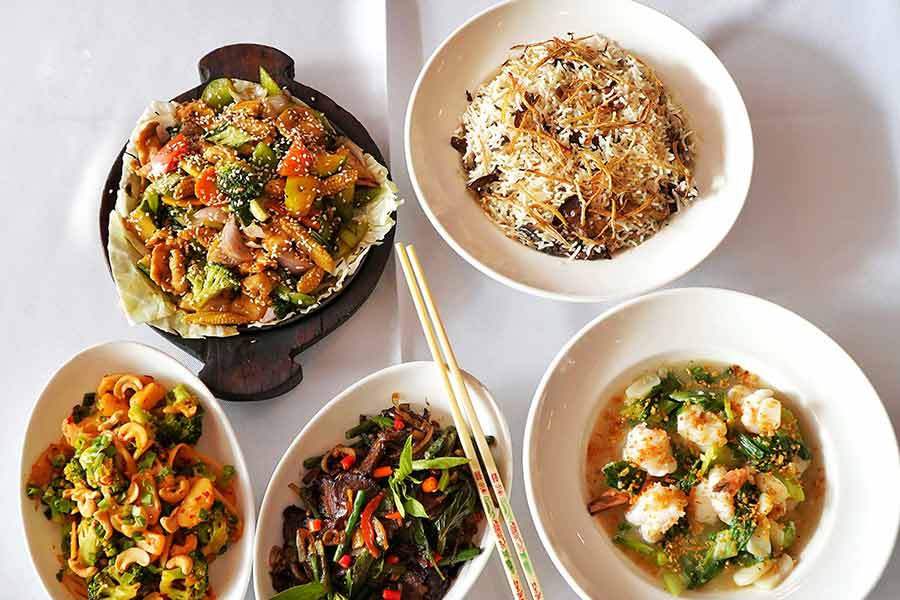 From Dry Chilli Chicken and Garlic Prawns Cantonese Style; Dragon Style Broccoli with Water Chestnut and Lotus Stem, to Mushroom Fried Rice topped with Fried Ginger — all of them have gotten a healthy upgrade