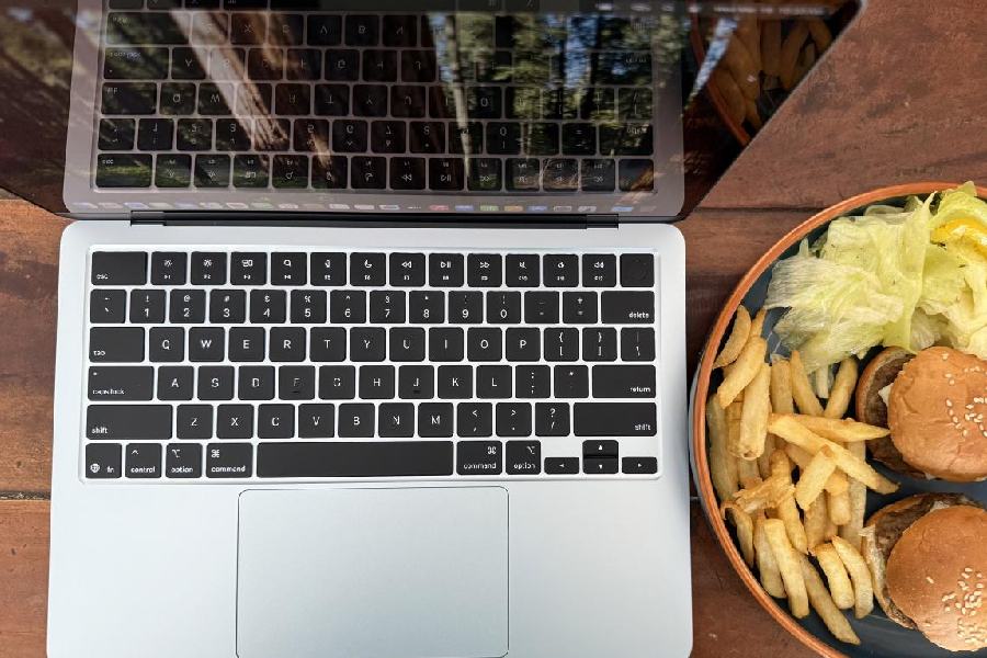 The Air (M4)’s keyboard and trackpad are comfortable and functional.