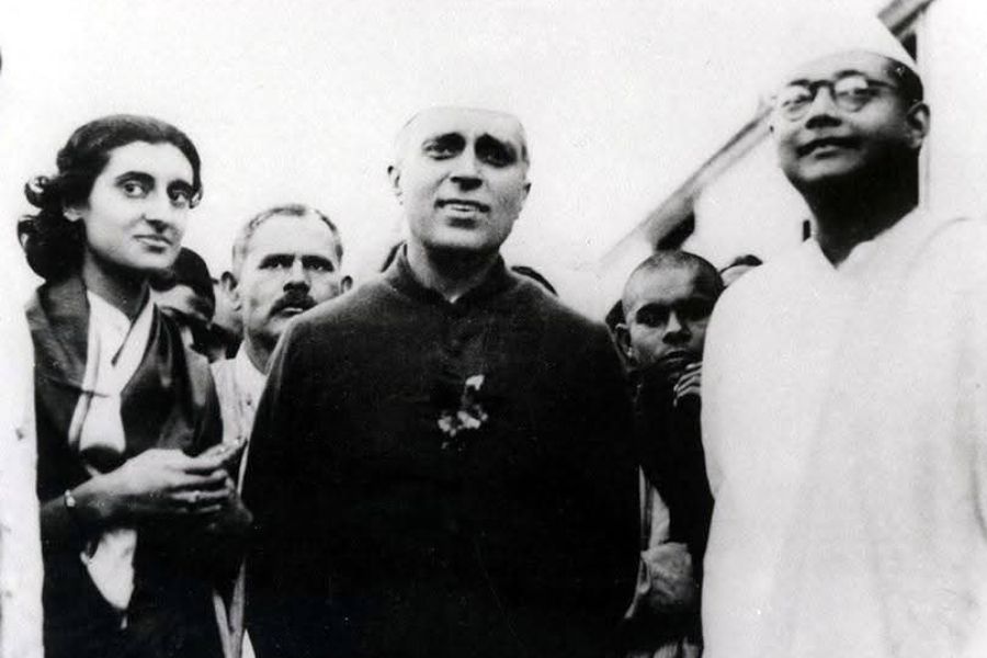 Indira Gandhi, Jawaharlal Nehru and Subhas Chandra Bose at the Calcutta airport