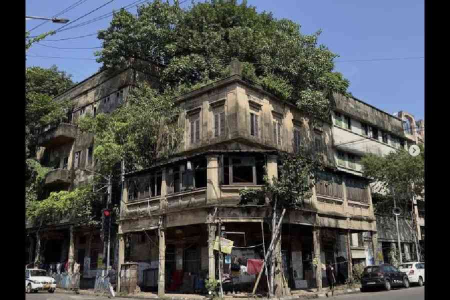 Balananda Brahmachari Sebayatan on Raja Dinendra Street