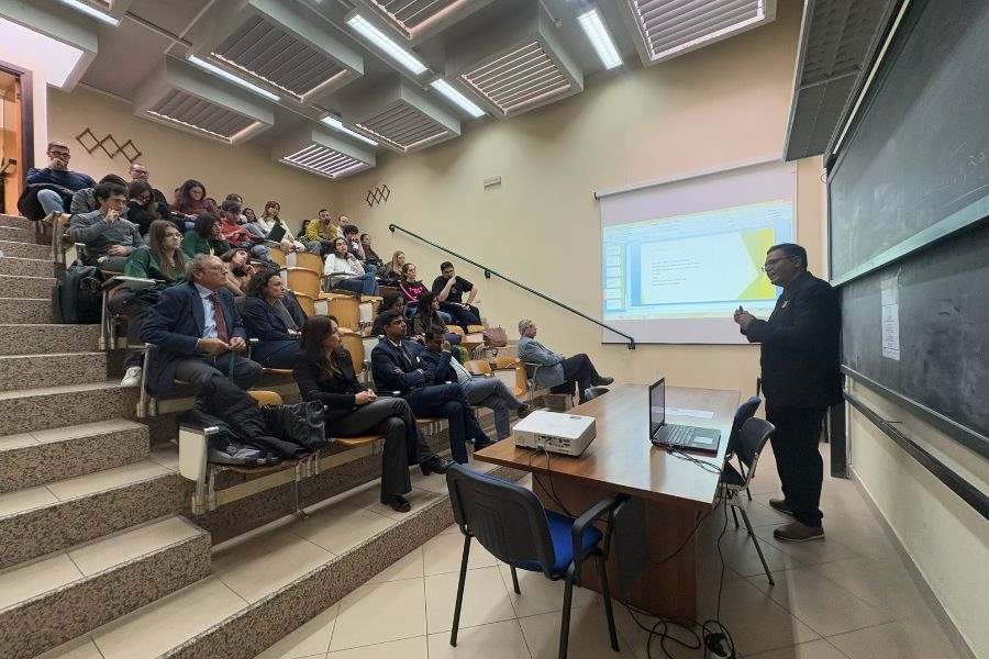 Seminar Session by Dr. S. N. Bandyopadhyay at School of Medicine & Surgery, University of Naples Federico II, Italy