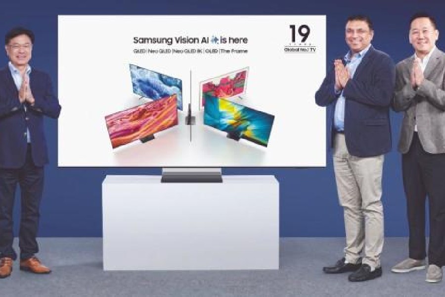 (Left to right) JB Park, president and CEO, Samsung Southwest Asia; Viplesh Dang, senior director; and Mike Chu, corporate vice-president, visual display, business, Samsung India