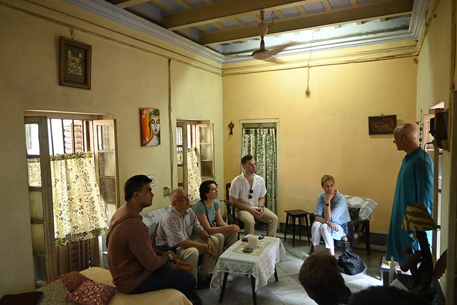 A recurring theme was ‘how to’ and ‘how not to’ restore heritage structures, culminating with an adda at the beautiful Mitra Bari