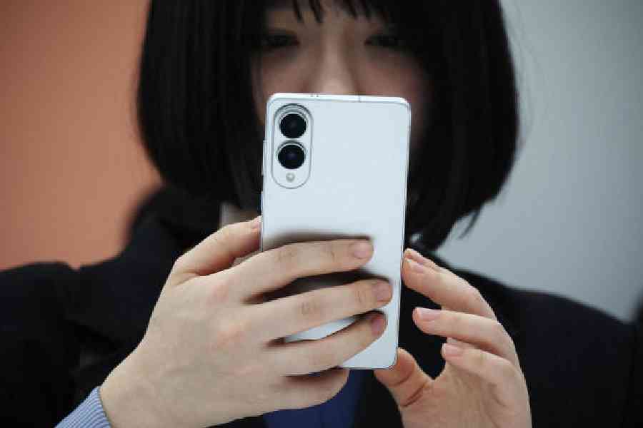 There are two cameras on the back of the phone — 200MP main and 12MP ultra-wide. The camera module has been reengineered to fit the chassis. Picture: Reuters
