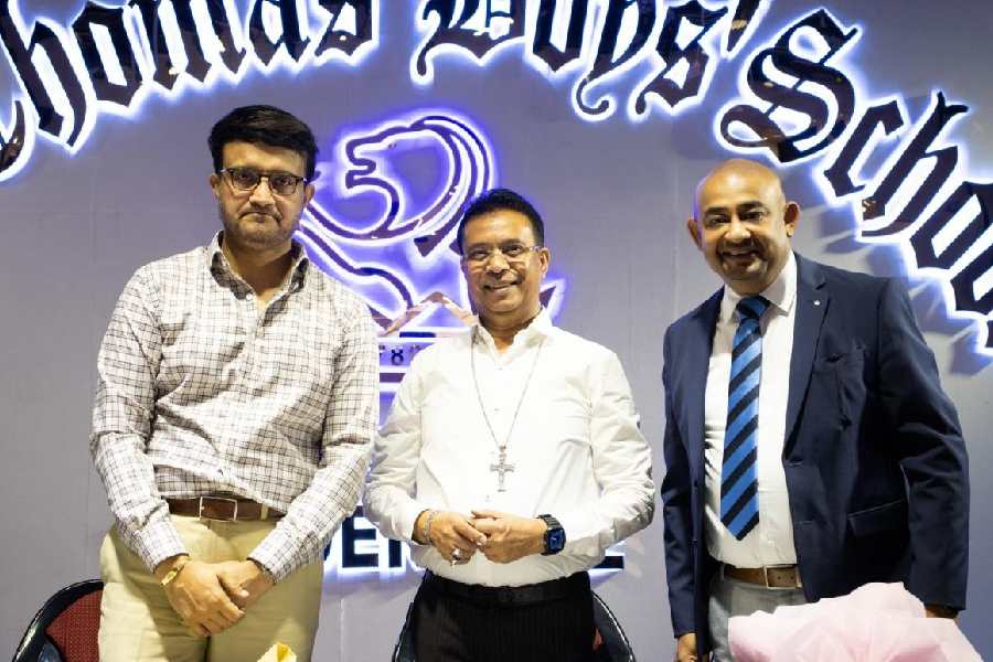 Mr. Sourav Ganguly with Rt Revd. Dr Paritosh Canning and School Principal Mr. Suman Biswas