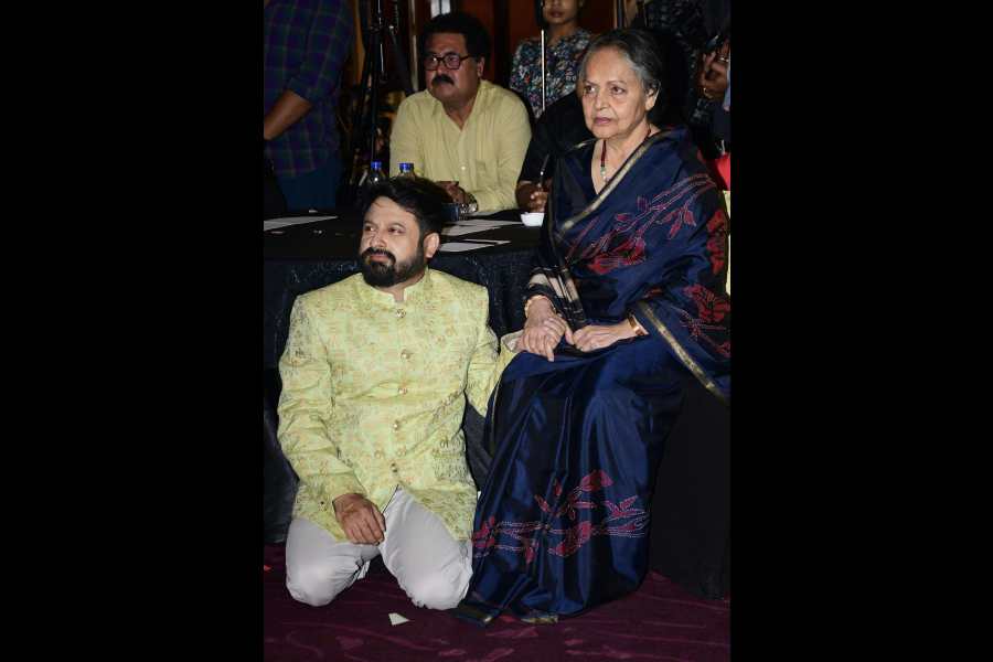 The t2 camera captured a heartwarming moment between Shiboprosad Mukherjee and Rakhee. “We poured our hearts into this film. Working with Rakheedi was an unforgettable experience — she brought magic to every frame. Each song beautifully reflects a unique emotion from the story. We’re deeply proud of what we’ve created and incredibly excited to finally share it with the world,” said Shiboprosad.
