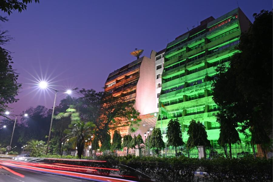 Ahead of the National Museum Day on May 18, the NCSM headquarters at Salt Lake displayed the vibrant colors of the Indian National Flag. The museum administration also expressed their heartfelt tribute to the soldiers who sacrificed their lives in the line of duty during the recent India-Pakistan conflict
