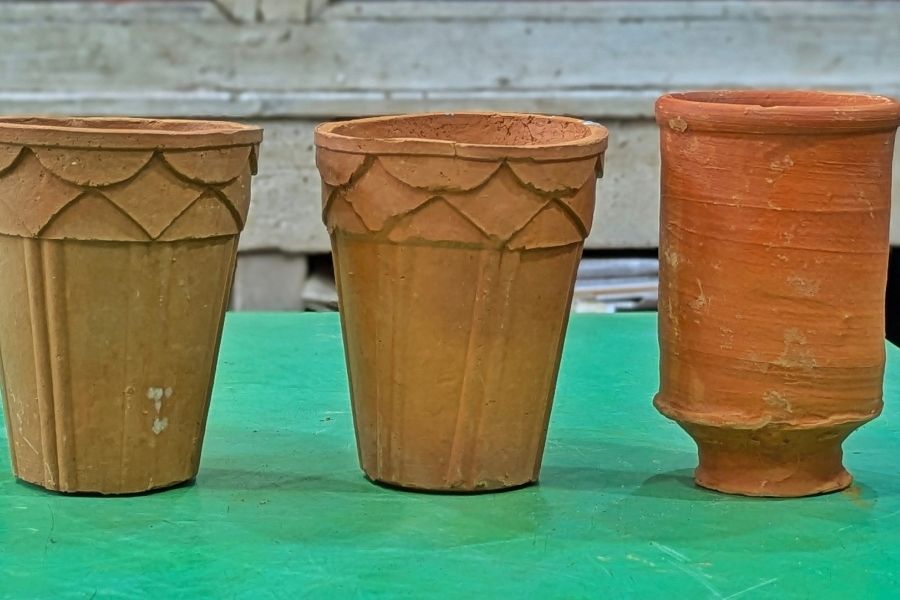 These cups come in a few different designs and sizes. Not the kulhads that are used to serve tea on the streets, these small glasses are for drinking water at home. The designed glasses come for Rs 20 while the plain ones, which are slightly taller, come for Rs 15