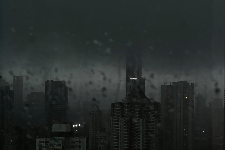 Lower Parel shrouded in darkness at 9 am on Monday