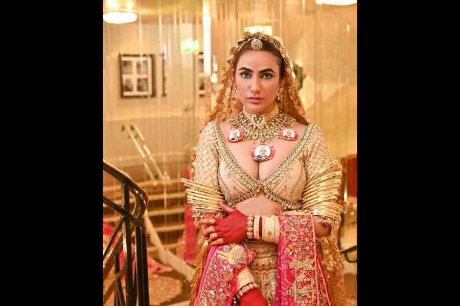 Model-actor Ruchi Gujjar wore a neckpiece with Prime Minister Narendra Modi's pictures