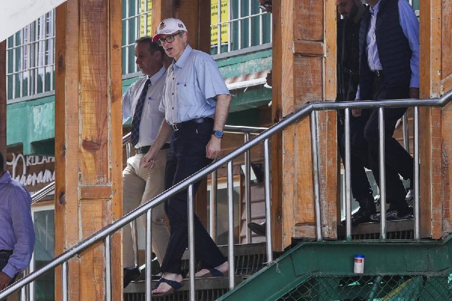 Omar Abdullah promotes Kashmir tourism after terror attack, meets tourists