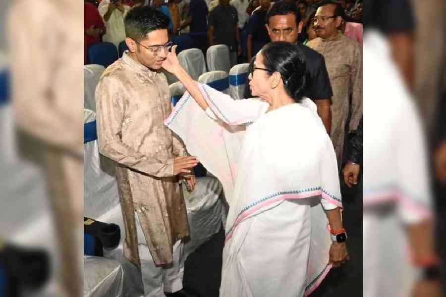 Abhishek Banerjee with Mamata Banerjee at the Jago Bangla Puja issue’s launch on Mahalaya, September 21, in Calcutta