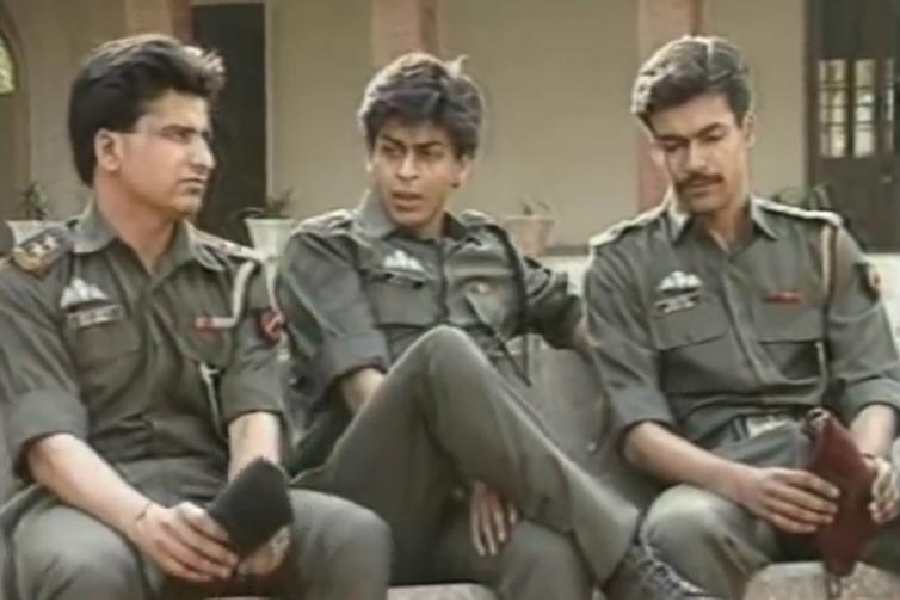 Shah Rukh Khan in ‘Fauji’