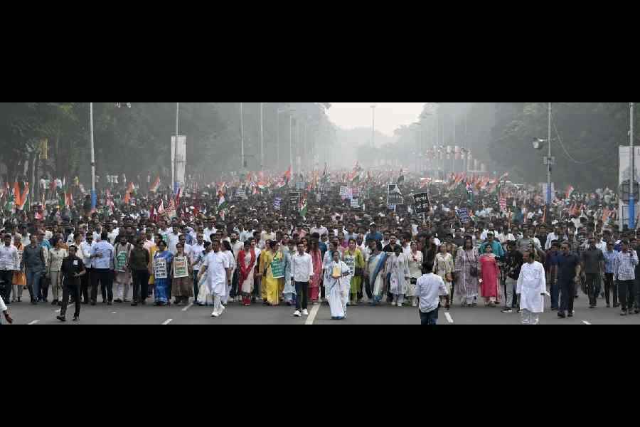 Mamata Banerjee leads the protest rally from Red Road to Jorasanko Thakurbari on Tuesday.