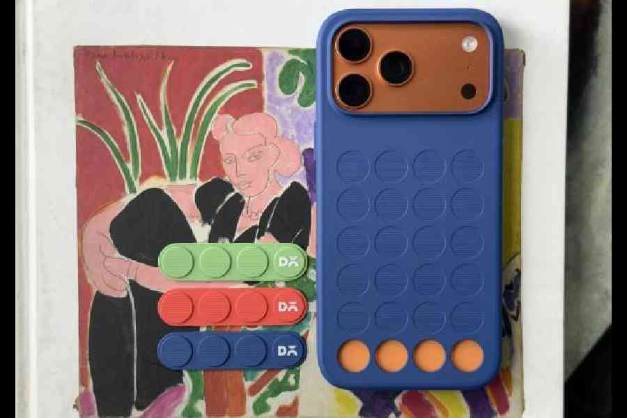 DailyObjects’ Stack line is a modular system of phone accessories. Built on a stack-and-lock mechanism, every piece is modular by design — cases, grips, wallets, stands and colour plates.  Pictures: Mathures Paul