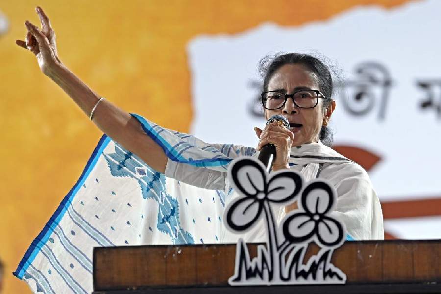Mamata Banerjee speaks during the massive protest rally against the special intensive revision (SIR) in Calcutta on Tuesday. 