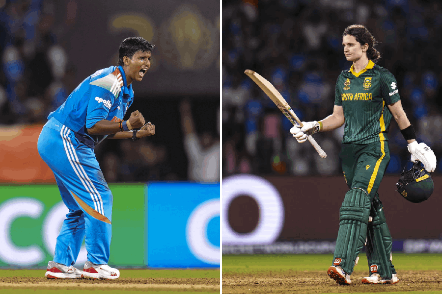 Deepti Sharma (left), Laura Wolvaardt (right)