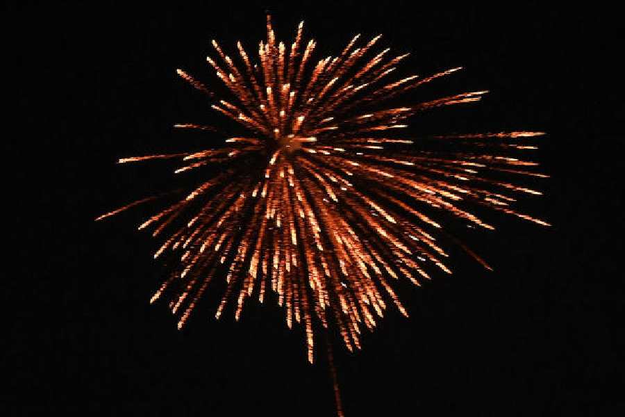 Fire crackers worsen the air quality index