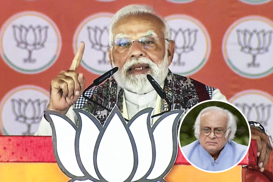 Narendra Modi and Jairam Ramesh (inset)